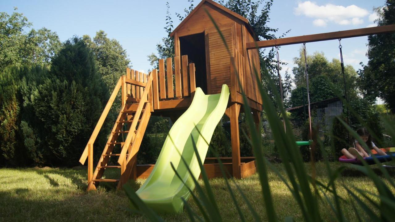 Aparthotel W Dolinie Stawow Zator By Housine Las Exterior photo